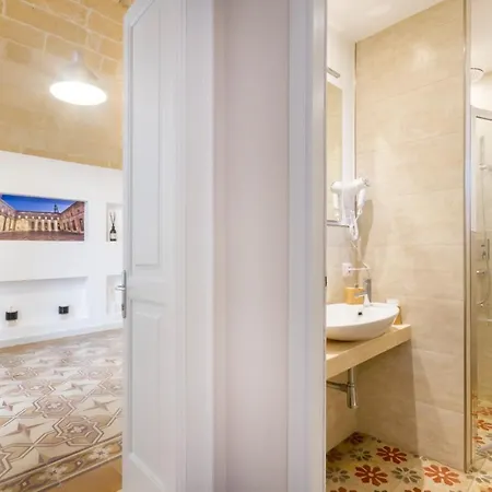 Reluxe Private Wellness 4* לצ'ה