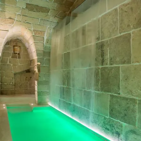 Reluxe Private Wellness 4* לצ'ה