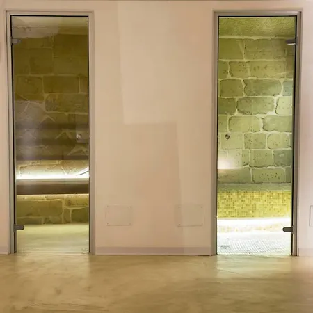 לינה וארוחת בוקר Reluxe Private Wellness 4*