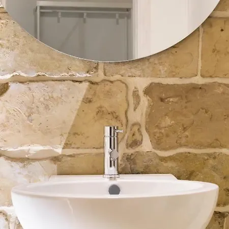 לינה וארוחת בוקר Reluxe Private Wellness לצ'ה
